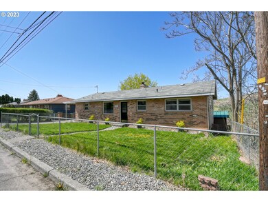 831 NW 5th St, Pendleton, OR 97801 - photo 2