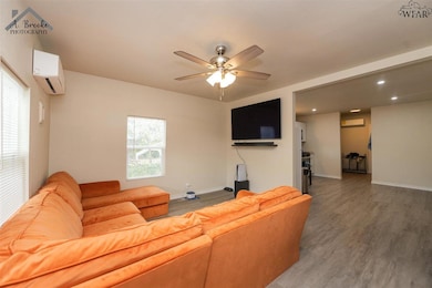 514 S Archer St, Henrietta, TX 76365 - photo 2