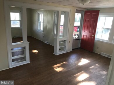 10 W Union St, Penns Grove, NJ 08069 - photo 2