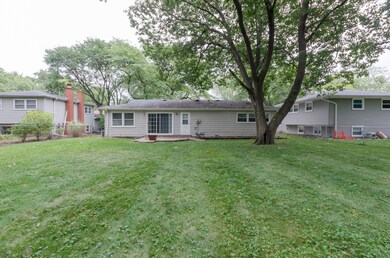 1413 Swallow St, Naperville, IL 60565 - photo 2
