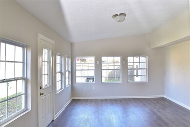 9735 Santa Monica Blvd, Houston, TX 77089 - photo 5