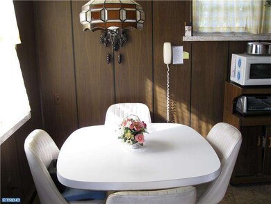 913 Poplar Ave, Glenolden, PA 19036 - photo 7