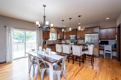 2917 Caspian Rd, Hiawatha, IA 52233 - photo 7