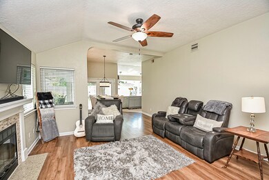 8650 Laurel Trails Dr, Houston, TX 77095 - photo 6