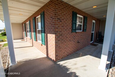2 covered porch (3)