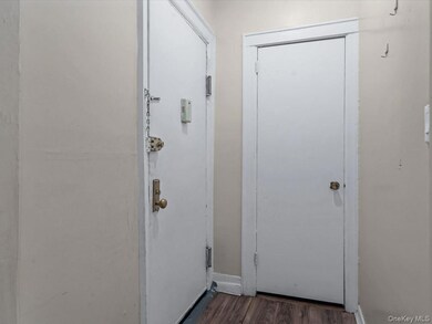 Arlington Arms unit 3, Flushing, NY 11355 - photo 4