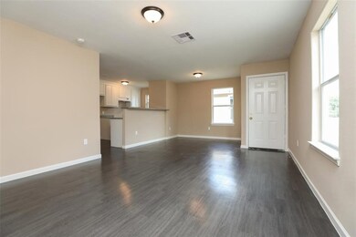 7609 Dyer St, Houston, TX 77088 - photo 5