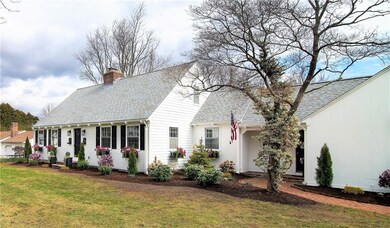 372 Comstock Pkwy, Cranston, RI 02921 - photo 3