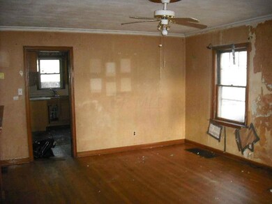 1783 LOCKBOURNE (7) LIVING ROOM