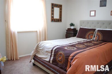 2340 W 59th St, Davenport, IA 52806 - photo 7