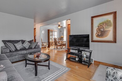 9828 Montrose Ave, Schiller Park, IL 60176 - photo 6