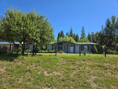 4377 Whittier Rd, Clayton, WA 99110 - photo 4