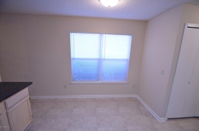 7823 Hunters Lake Cir S, Jacksonville, FL 32210 - photo 5