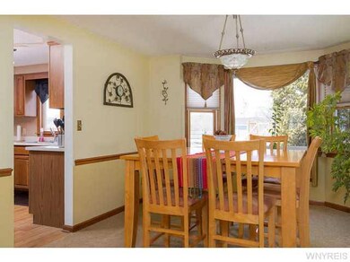 7218 Balla Dr, North Tonawanda, NY 14120 - photo 4