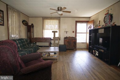 1689 Ward St unit 124, Marcus Hook, PA 19061 - photo 7