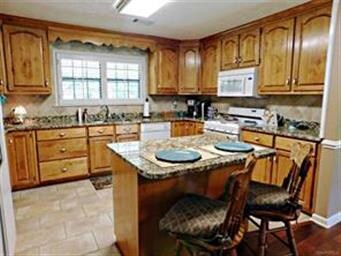 Large kitchen with Island