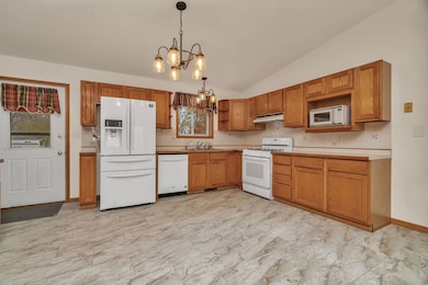 225 Fossil Cove Ln, Wilmington, IL 60481 - photo 7