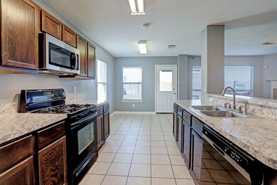 3104 Centennial Village Dr, Pearland, TX 77584 - photo 5