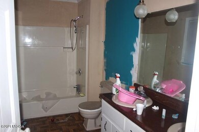 BATHROOM 2