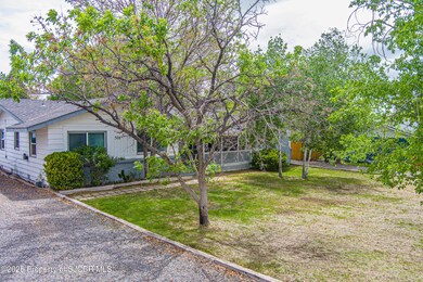 508 N Island St, Bloomfield, NM 87413 - photo 2