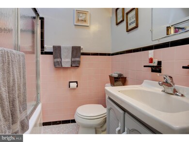 828 Crescent Dr, Glenolden, PA 19036 - photo 5