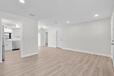 10095 Nassau Ct, Seminole, FL 33776 - photo 6