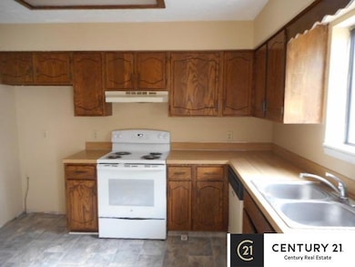 1029 Grenoble Dr, Bellevue, NE 68123 - photo 5
