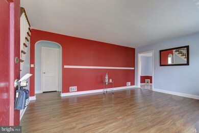 5205 Wheeler Rd, Oxon Hill, MD 20745 - photo 2