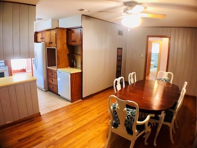 1409 Highland Dr, Bay City, TX 77414 - photo 6