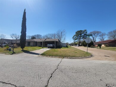 8847 Rutherford Ln, Houston, TX 77088 - photo 2