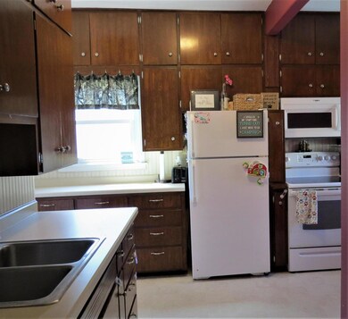 612 3rd St SE, Jamestown, ND 58401 - photo 7