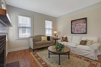 Living room 1.jpg