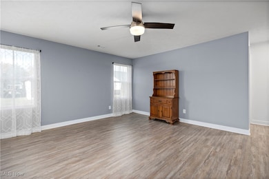 320 Pebble Creek Ct, Amherst, OH 44001 - photo 4