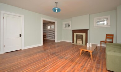 Living Room (3)