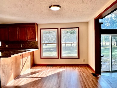 1047 Oak Dr, Altoona, WI 54720 - photo 4