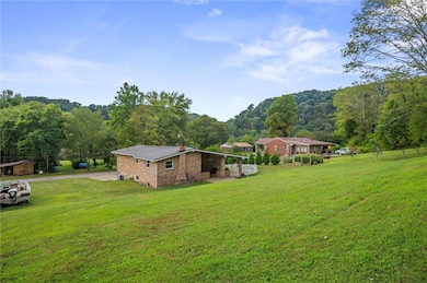 252 Memory Ln, Tarentum, PA 15084 - photo 4