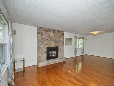 37 Fieldcrest Cir, Asheville, NC 28806 - photo 6