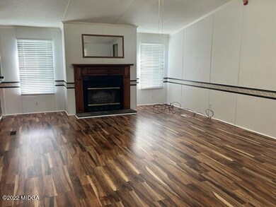 109 Hartford Dr, Byron, GA 31008 - photo 2