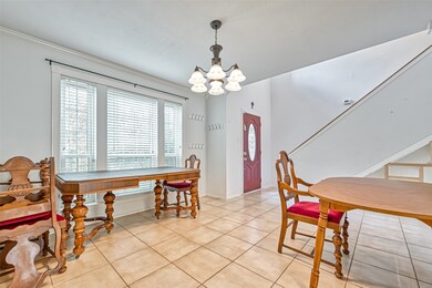 Formal Dining Room offer bright natural light. Can fit a large table, it's very spacious. Personal items do not stay.