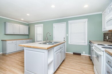 13207 Logan Ln, Lenexa, KS 66215 - photo 5