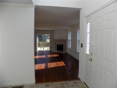 6825 Hunt Dr, Macungie, PA 18062 - photo 3