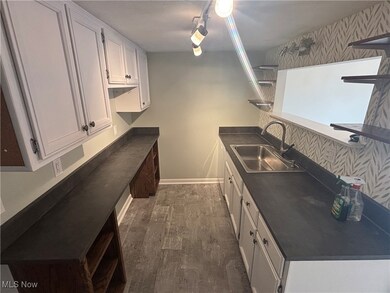 4304 Hyde Park unit 8, North Olmsted, OH 44070 - photo 6