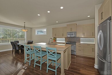 61041 Manhae Loop, Bend, OR 97702 - photo 7