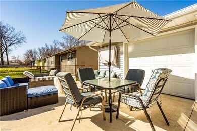 847 Community Rd, Sheffield Lake, OH 44054 - photo 4