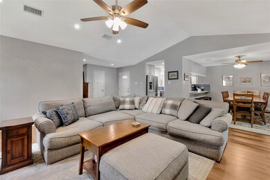 16630 Oxnard Ln, Friendswood, TX 77546 - photo 7