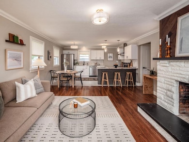 This house is gorgeous.