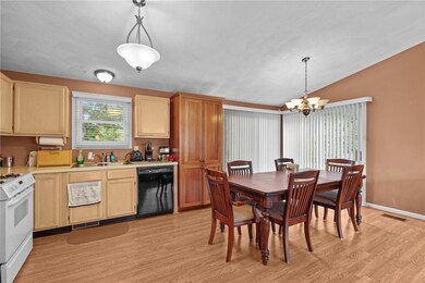 204 Shenandoah Rd, Warwick, RI 02886 - photo 4