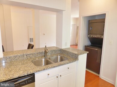 4561 Strutfield Ln unit 3109, Alexandria, VA 22311 - photo 5