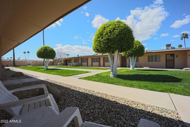 10883 W Santa fe Dr unit 18, Sun City, AZ 85351 - photo 3