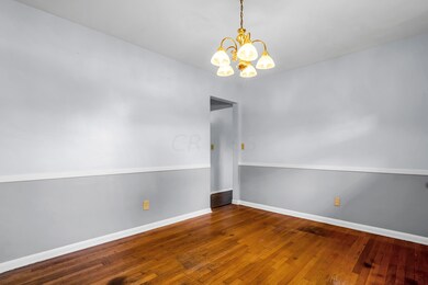Dining room.